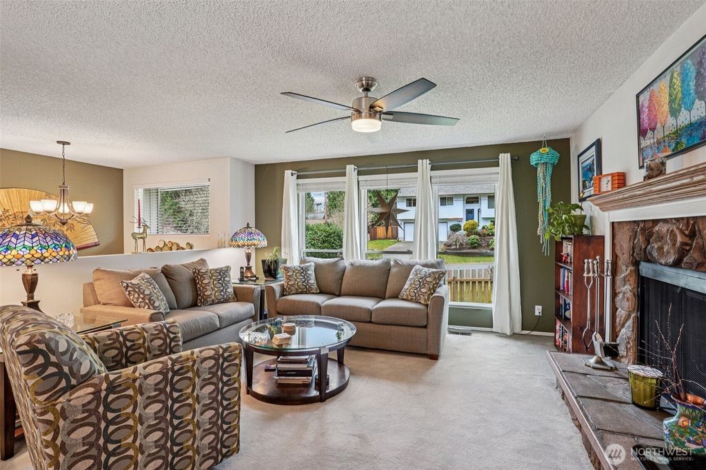 Photo of 21312 NE 60th Place, Redmond, WA 98053 (MLS # 2481600)