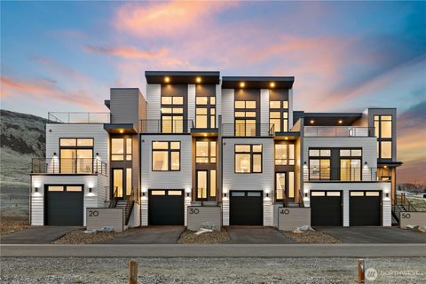Photo of 40 Chinook Drive, Vantage, WA 98950 (MLS # 2407003)