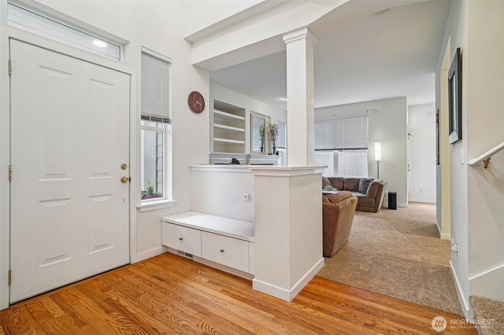 Photo of 722 239th Lane SE, Sammamish, WA 98074 (MLS # 2485087)