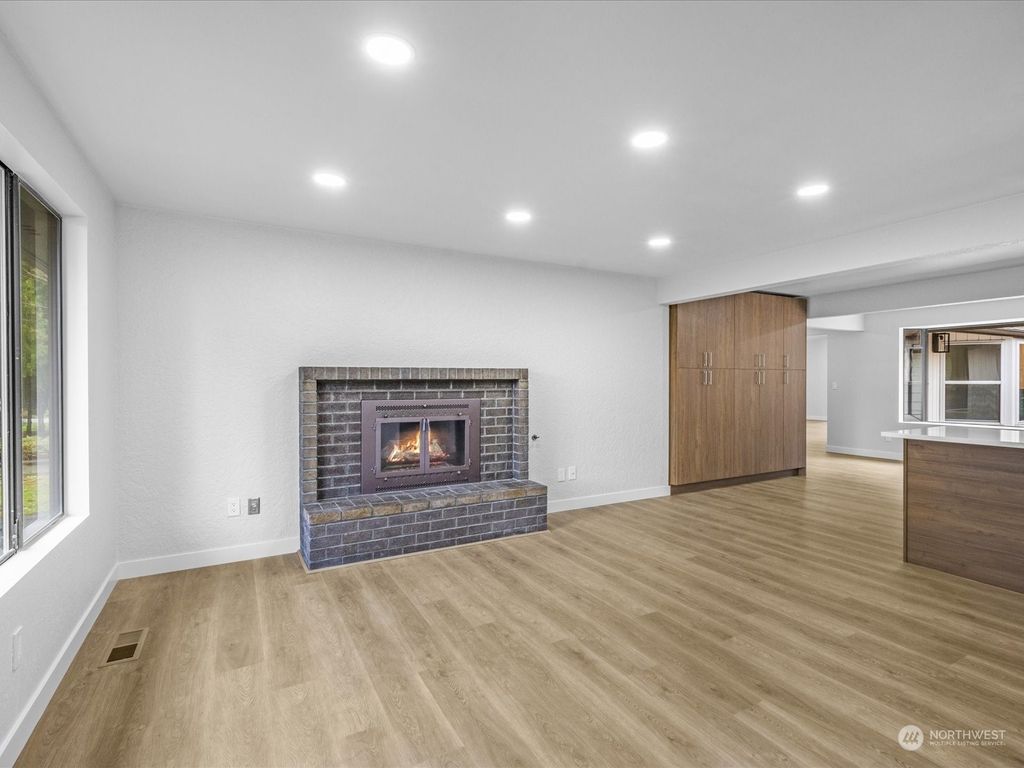 Photo of 6437 NE 196th Street, Kenmore, WA 98028 (MLS # 2311423)