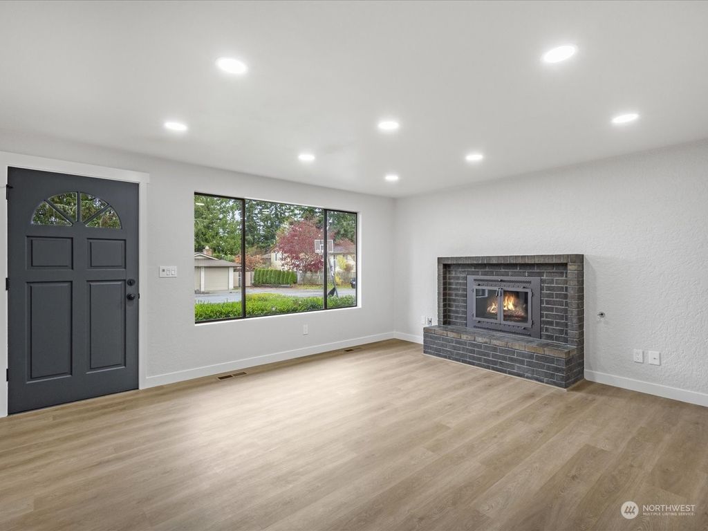 Photo of 6437 NE 196th Street, Kenmore, WA 98028 (MLS # 2311423)