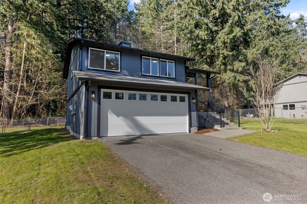 Photo of 825 SE torrey Street, Olympia, WA 98507 (MLS # 2488891)