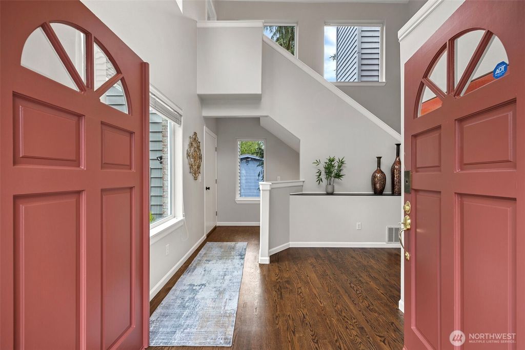 Photo of 16518 35th Avenue NE, Lake Forest Park, WA 98155 (MLS # 2334772)