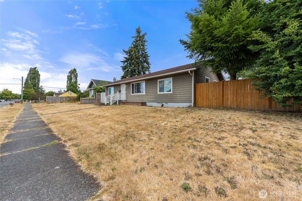 Photo of 5911 S Thompson Avenue, Tacoma, WA 98408 (MLS # 2574874)
