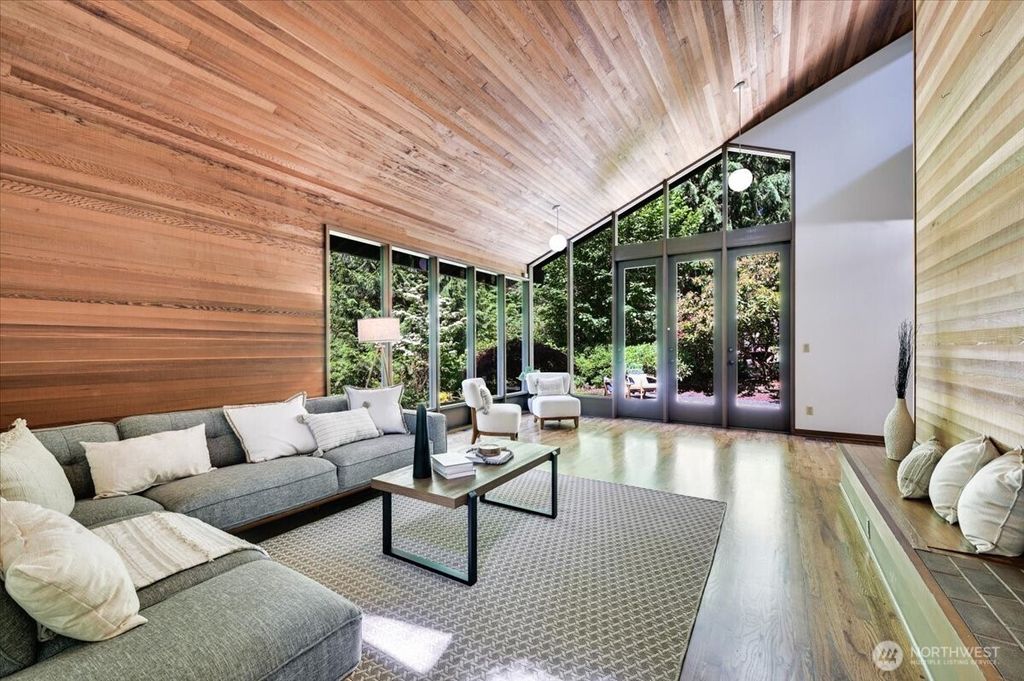 Photo of 18213 Ballinger Way NE, Lake Forest Park, WA 98155 (MLS # 2388492)