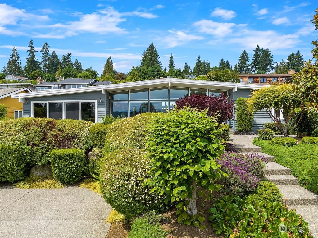 Photo of 2645 171st Avenue SE, Bellevue, WA 98008 (MLS # 2206575)