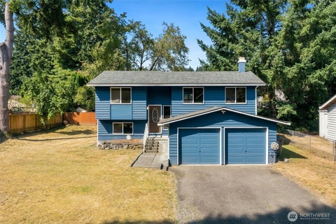 Photo of 13911 103rd Avenue NE, Kirkland, WA 98034 (MLS # 2572523)