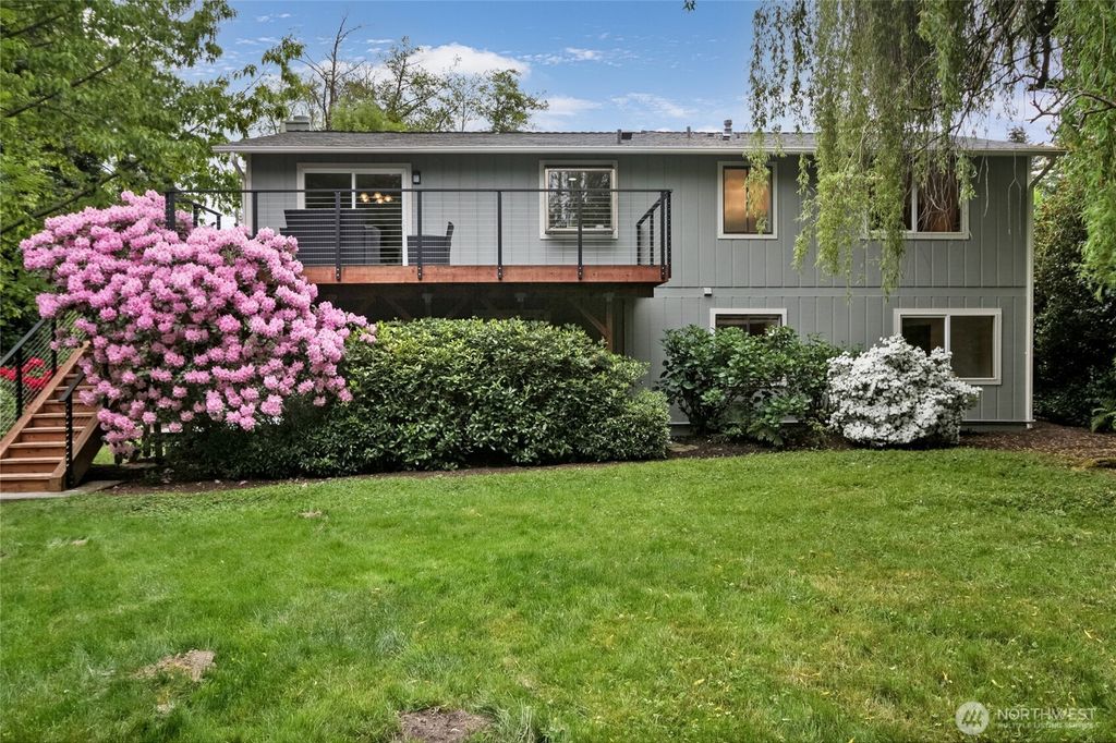 Photo of 6309 115th Court SE, Bellevue, WA 98006 (MLS # 2402908)
