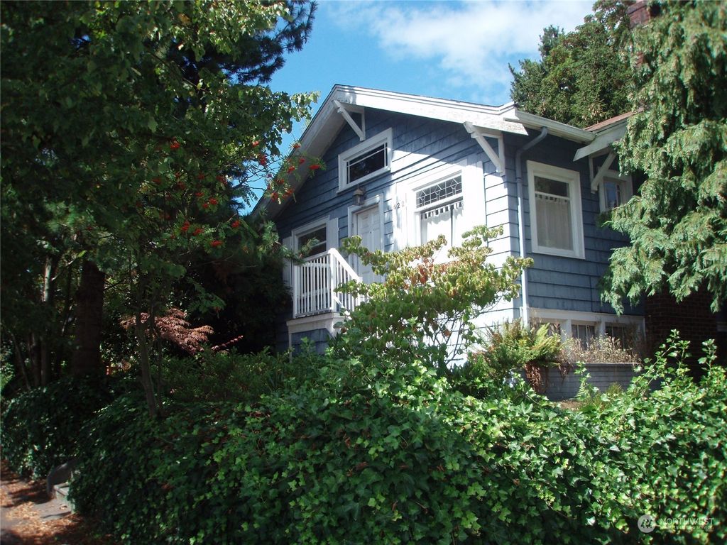 Photo of 422 N 46th Street, Seattle, WA 98103 (MLS # 2247867)