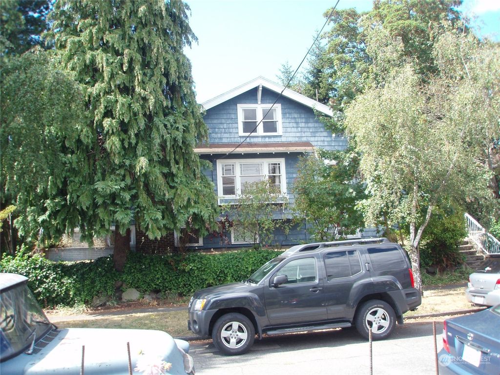 Photo of 422 N 46th Street, Seattle, WA 98103 (MLS # 2247867)