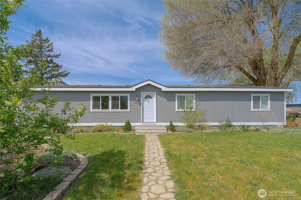 Photo of 316 S Columbia Avenue AVE, Waterville, WA 98858 (MLS # 2514613)