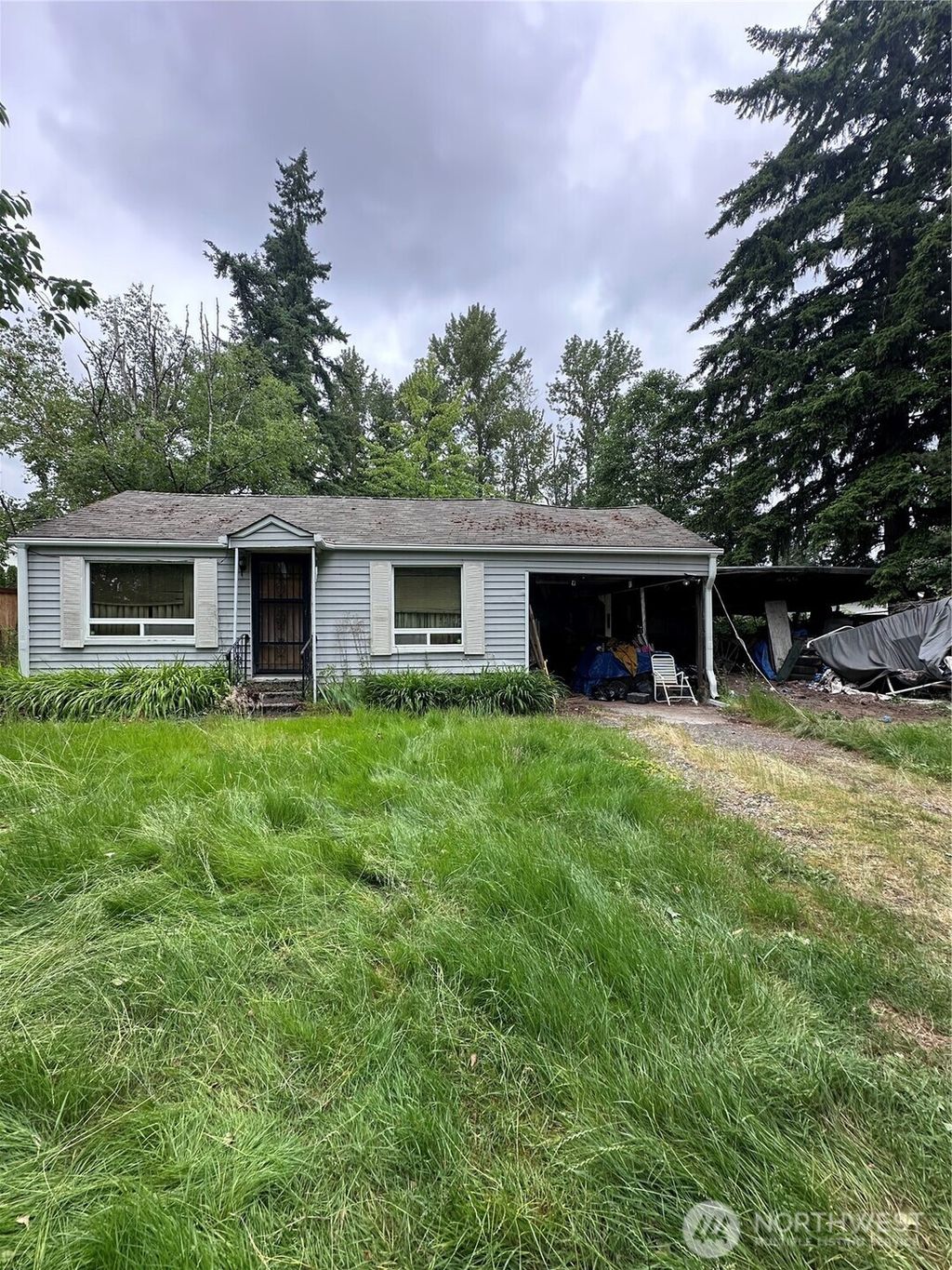 Photo of 2303 124th Street SE, Everett, WA 98208 (MLS # 2393552)