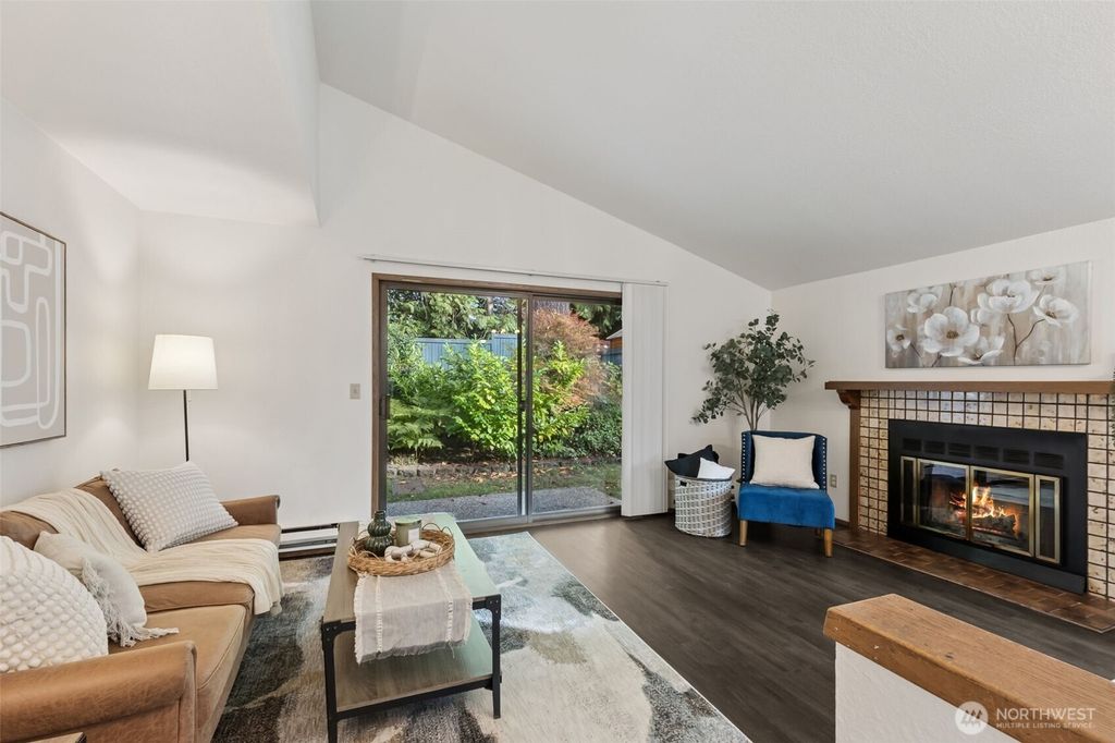 Photo of 3303 134th Place SW #B, Lynnwood, WA 98087 (MLS # 2447530)