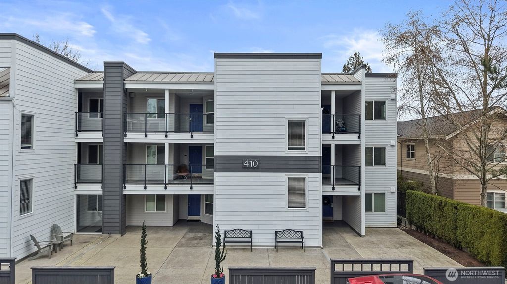 Photo of 410 2nd Avenue S #207, Kirkland, WA 98033 (MLS # 2485161)