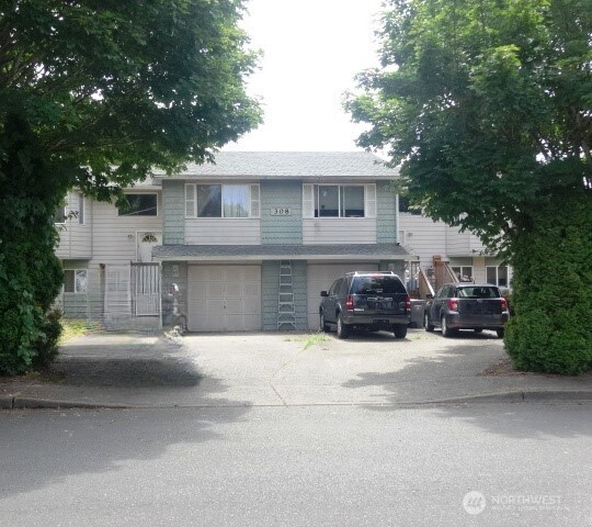 308 35th Street SE