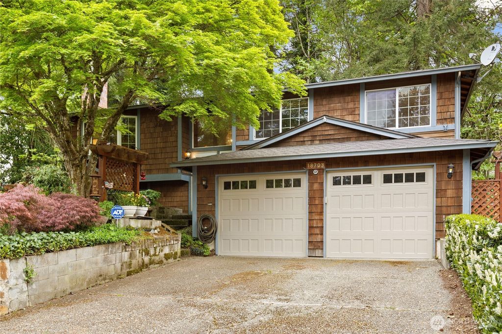Photo of 18703 132nd Place SE, Renton, WA 98058 (MLS # 2366230)