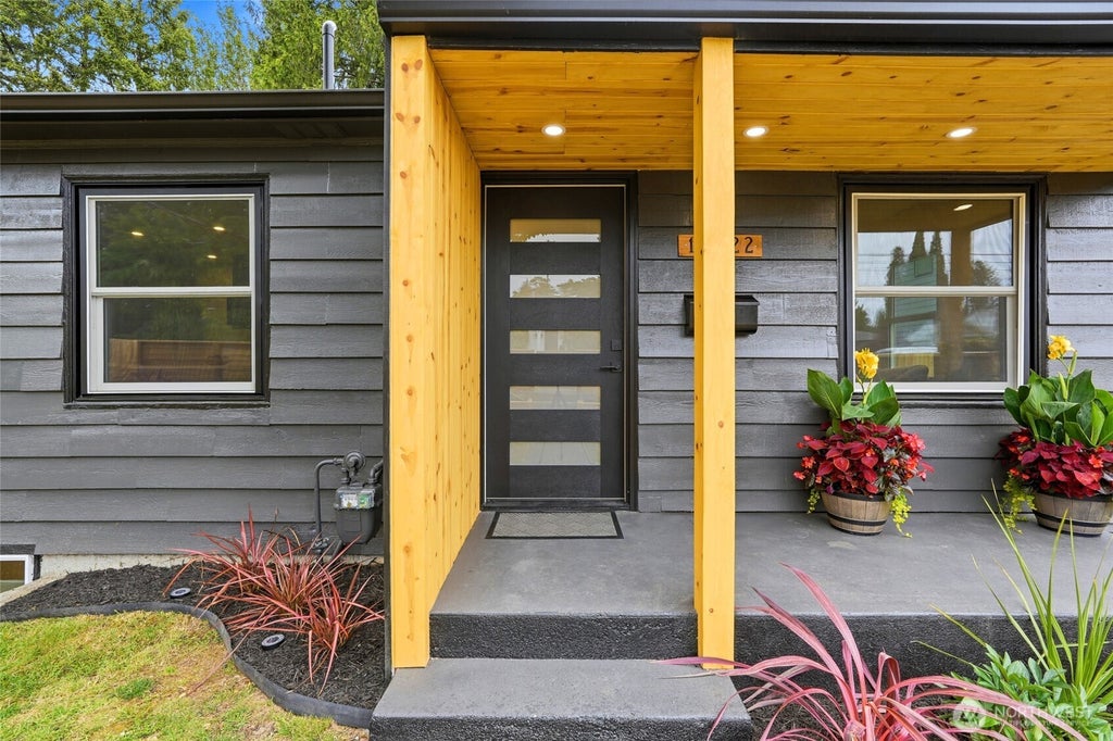 Photo of 15822 26th Avenue NE, Shoreline, WA 98155 (MLS # 2534316)