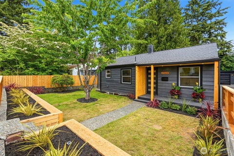 Photo of 15822 26th Avenue NE, Shoreline, WA 98155 (MLS # 2534316)