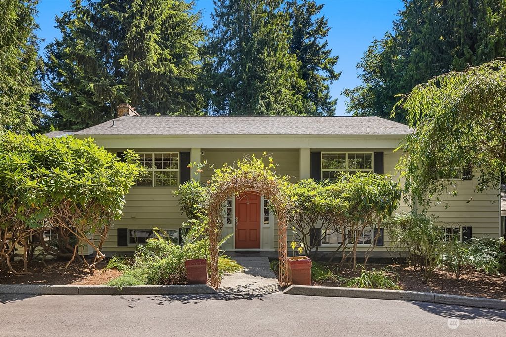 Photo of 1135 SW 174th Place, Normandy Park, WA 98166 (MLS # 2274287)