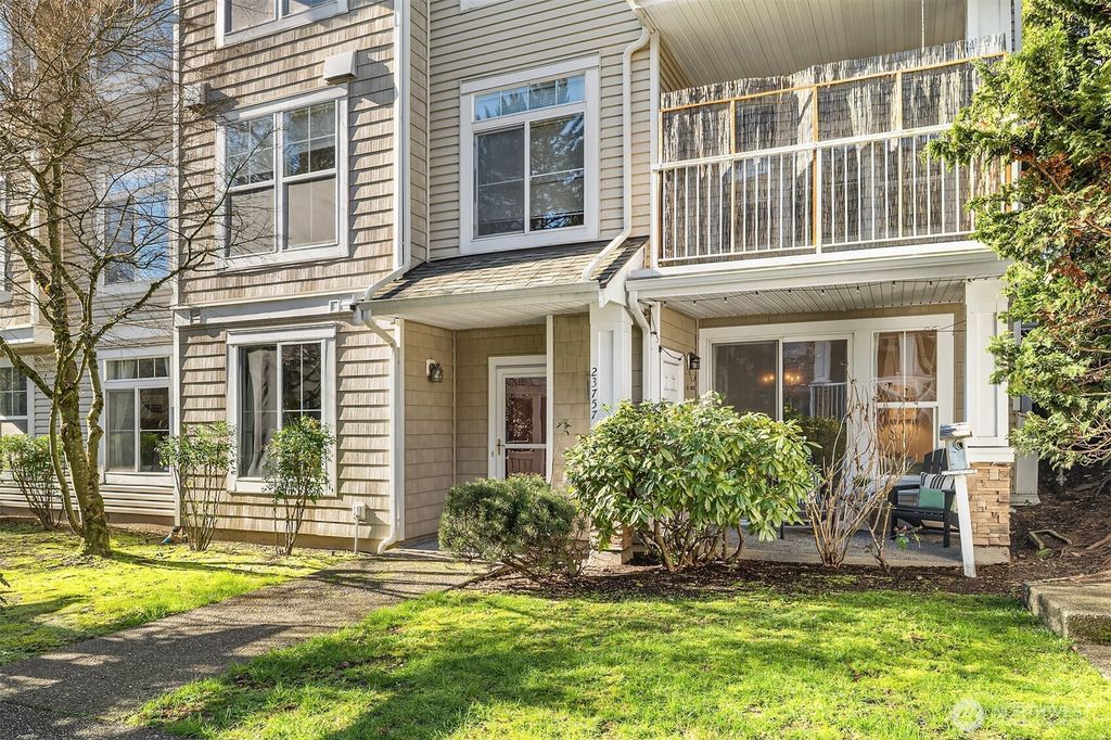 Photo of 23757 SE 52nd Lane #13-1, Issaquah, WA 98029 (MLS # 2483783)