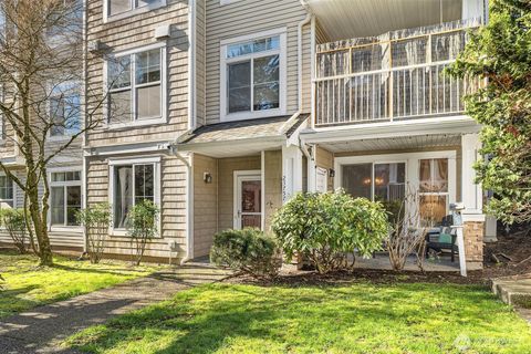 23757 SE 52nd Lane 13-1 Issaquah WA 98029