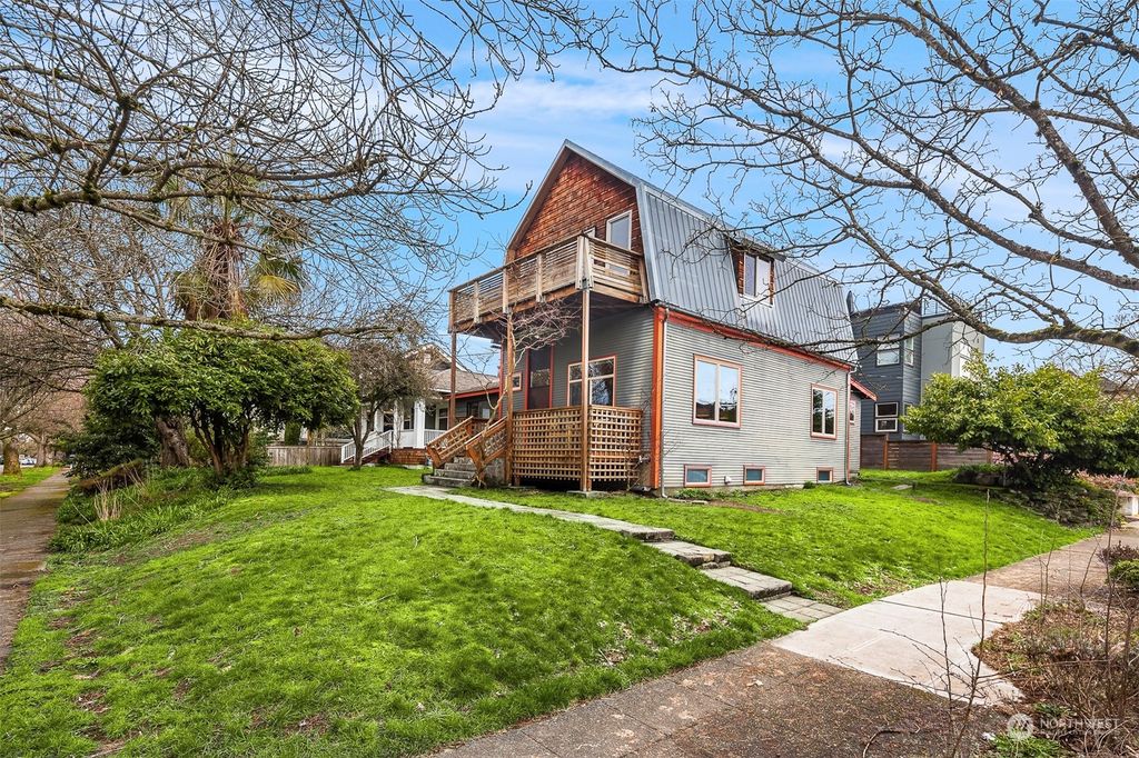 Photo of 800 27th Avenue, Seattle, WA 98122 (MLS # 2206456)