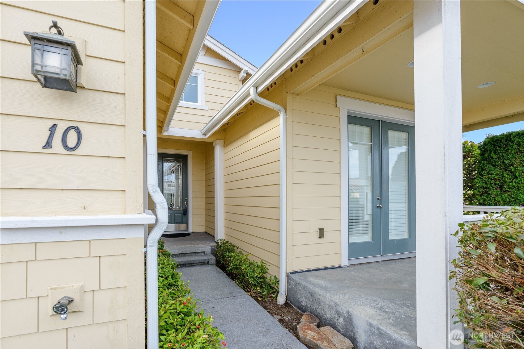 10 E Lobelia Drive