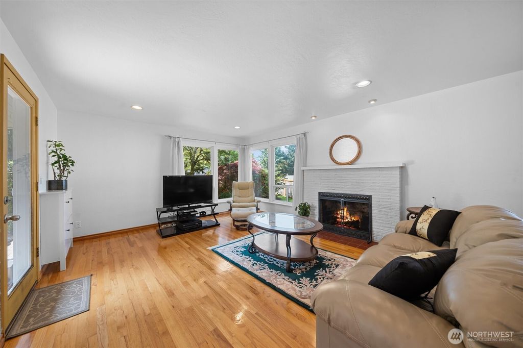 Photo of 4536 119th Avenue SE, Bellevue, WA 98006 (MLS # 2517902)