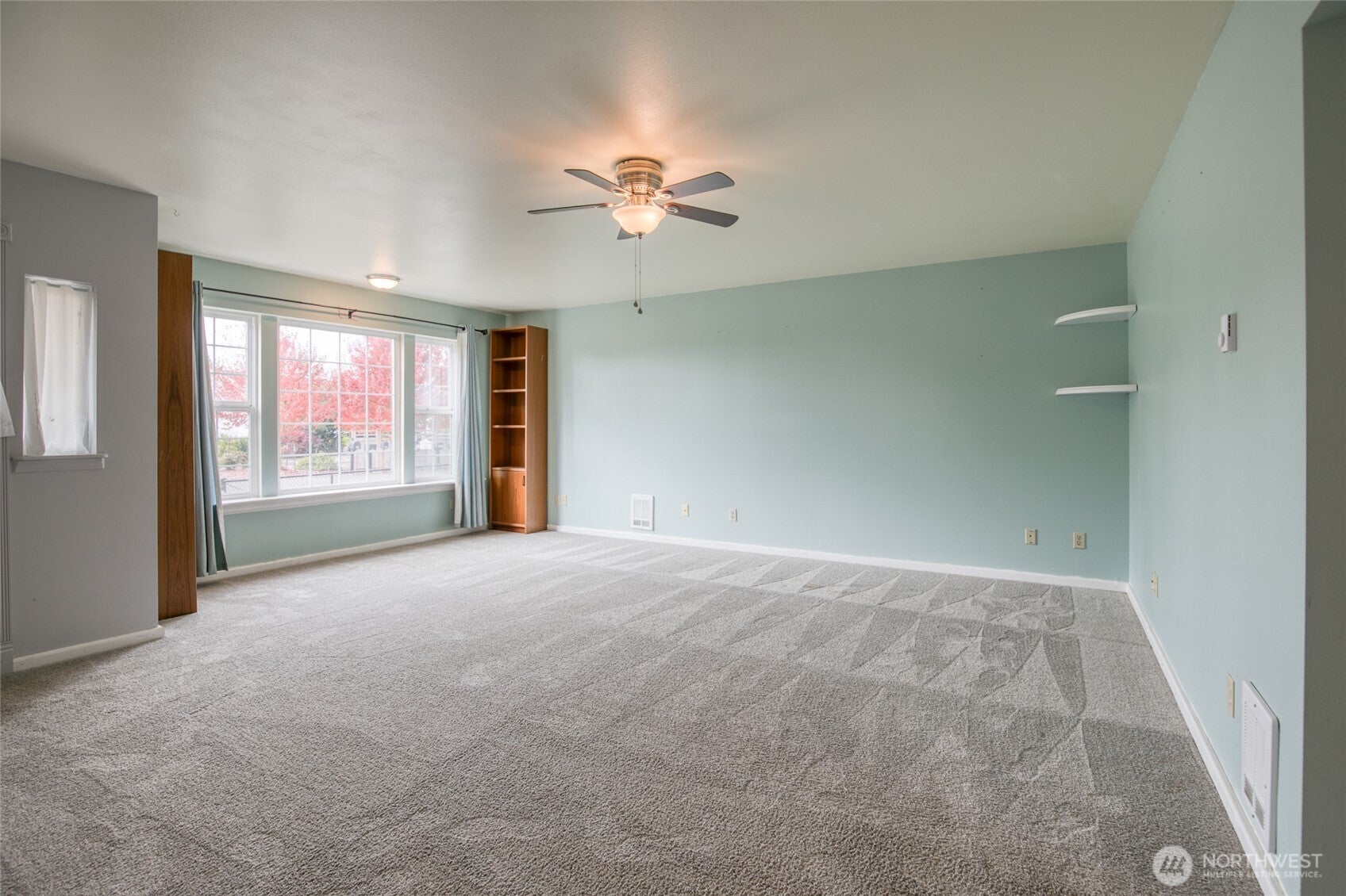 362 Lake Bay Loop SE