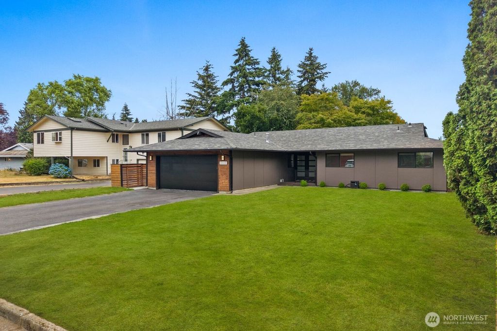 Photo of 25330 32nd Place S, Kent, WA 98032 (MLS # 2551660)