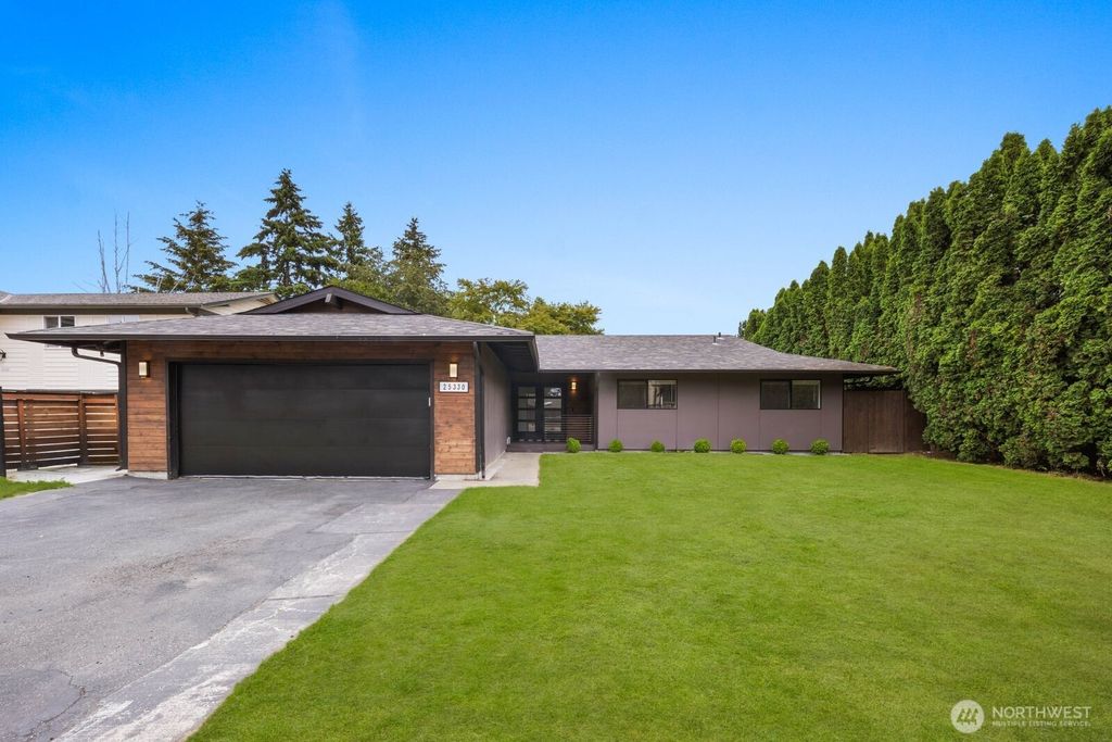 Photo of 25330 32nd Place S, Kent, WA 98032 (MLS # 2551660)