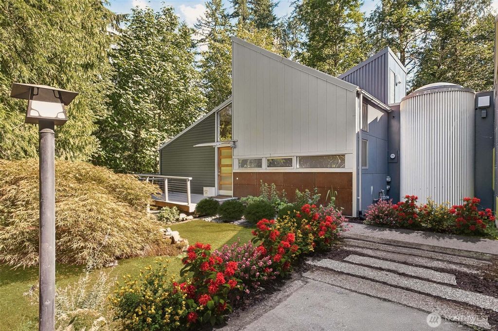 Photo of 26031 SE 156 Street, Issaquah, WA 98027 (MLS # 2424417)