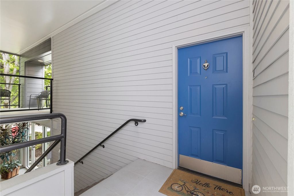 Photo of 408 2nd Avenue S #201, Kirkland, WA 98033 (MLS # 2374197)
