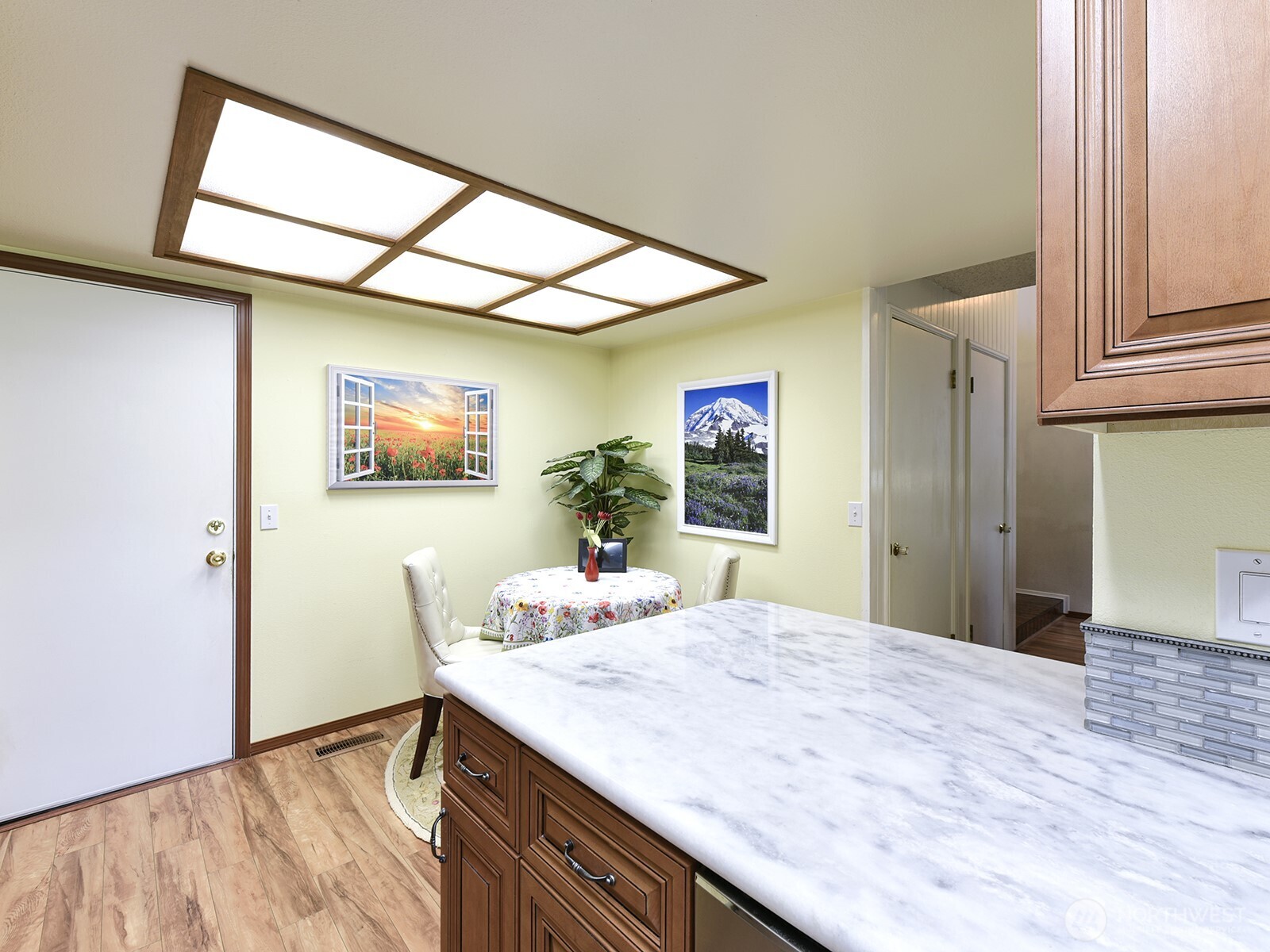 7713 Zircon Drive SW