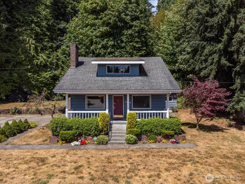 Photo of 4210 Crescent Avenue, Everett, WA 98203 (MLS # 2561279)