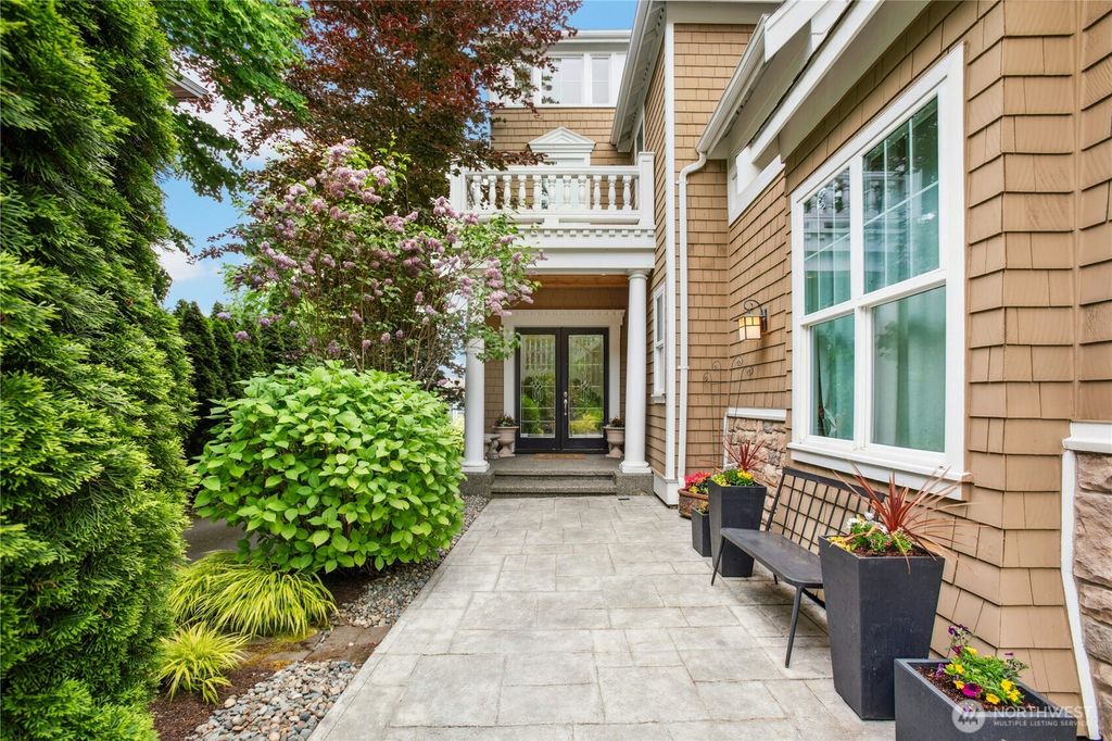 Photo of 3011 Mountain View Avenue N, Renton, WA 98056 (MLS # 2370108)