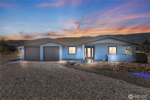 Photo of 713 SW Sunset Boulevard, Mattawa, WA 99349 (MLS # 2500159)