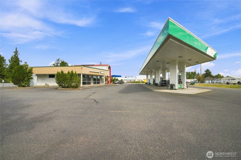 5927 Guide Meridian
