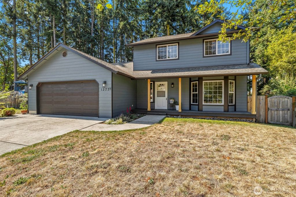 Photo of 1273 NE Riksen Way, Oak Harbor, WA 98277 (MLS # 2551514)