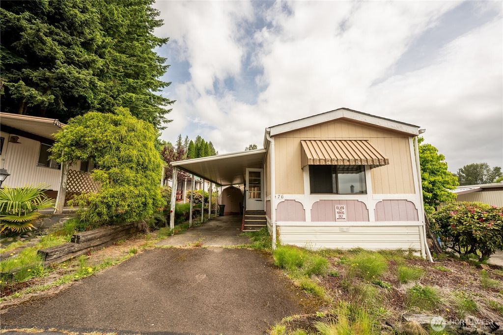 Photo of 1965 West Side Highway #76, Kelso, WA 98626 (MLS # 2530343)