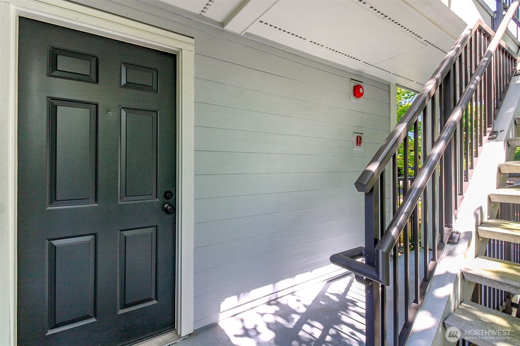 Photo of 2431 S 248th Street #C21, Kent, WA 98032 (MLS # 2525507)