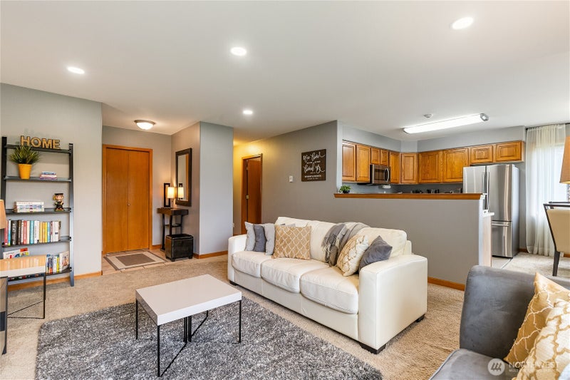 631 W Horton Way 219