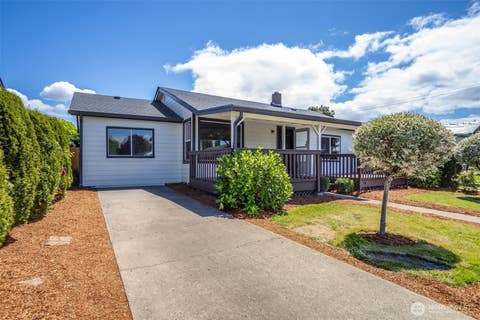 Photo of 308 29th Avenue, Longview, WA 98632 (MLS # 2536071)