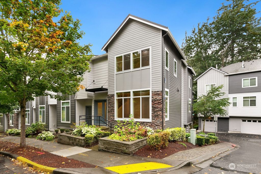 Photo of 2129 NW Talus Drive, Issaquah, WA 98027 (MLS # 2295989)