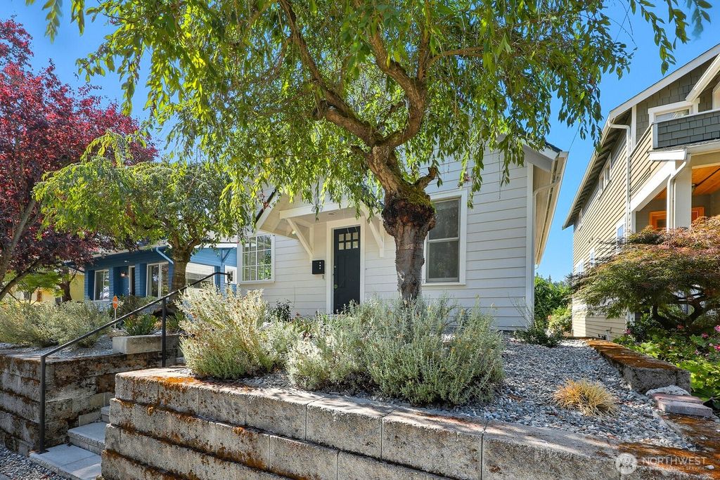 Photo of 4119 38th Avenue S, Seattle, WA 98118 (MLS # 2439903)