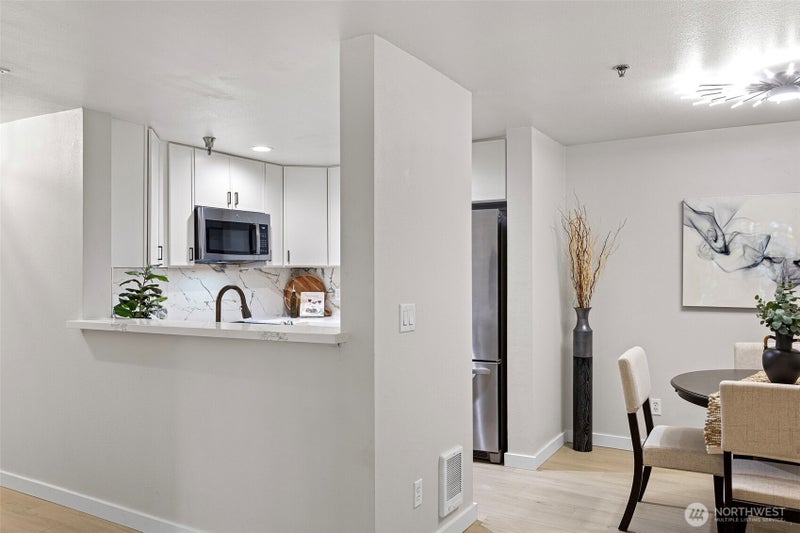 975 Aberdeen Avenue NE F303