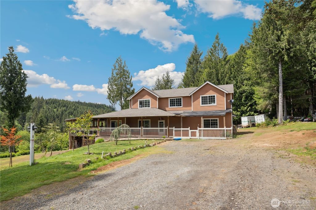 Photo of 1407 Slide Creek Road, Longview, WA 98632 (MLS # 2465436)