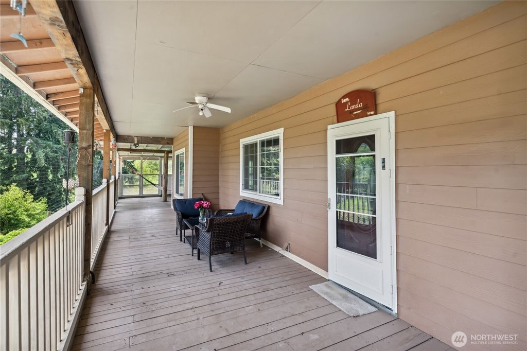 Photo of 1407 Slide Creek Road, Longview, WA 98632 (MLS # 2465436)