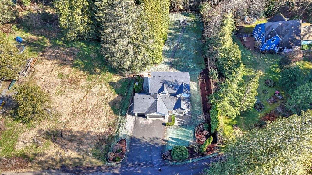 Photo of 11006 325th Avenue SE, Issaquah, WA 98027 (MLS # 2430359)