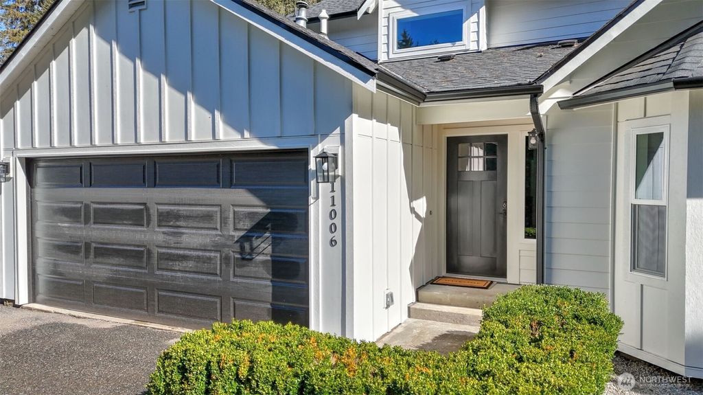 Photo of 11006 325th Avenue SE, Issaquah, WA 98027 (MLS # 2430359)